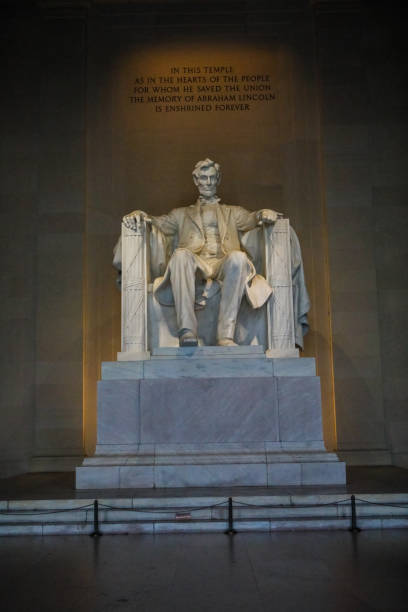 istock Lincoln Memorial Interior (with no people) 1166341391