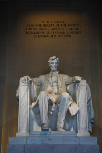istock Lincoln Memorial Interior (with no people) 1166341401