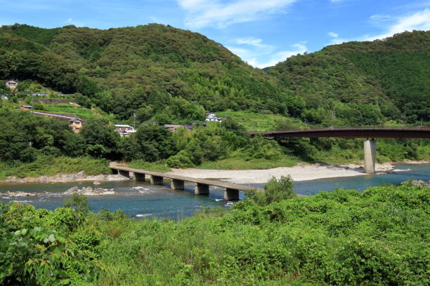 istock Shimanto River and Nakahage subsidence bridge 1166374307
