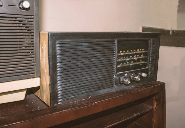 istock Vintage - Radio old black retro - 80,0 concept image. 1166391186