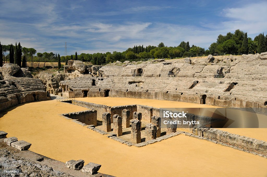 Amphitheatre из Itálica Археологическая сложных, Santiponce, Испания - Стоковые фото Севилья роялти-фри