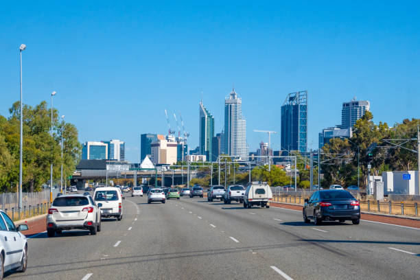 highway driving into perth western australia - mannered imagens e fotografias de stock