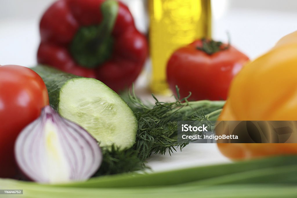 Multi-colorida de legumes para salada em um fundo branco - Royalty-free Alimentação Saudável Foto de stock