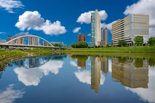 istock Columbus River and Ohio skyline with clouds and reflection in the water 1166517692