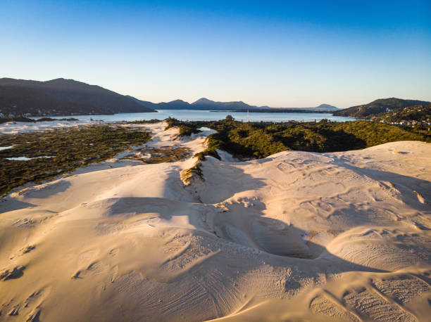 wydma w: florianopolis - brazil lagoa water sea zdjęcia i obrazy z banku zdjęć