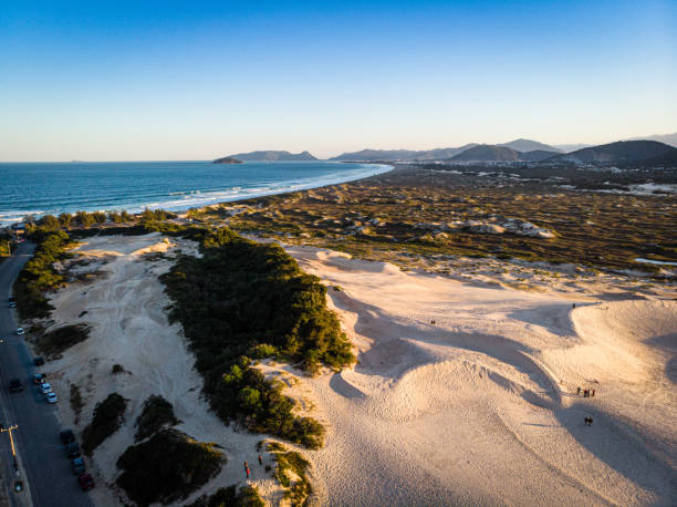 wydma w: florianopolis - brazil lagoa water sea zdjęcia i obrazy z banku zdjęć