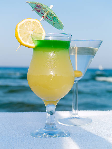 istock Cocktails at the Beach 116653183