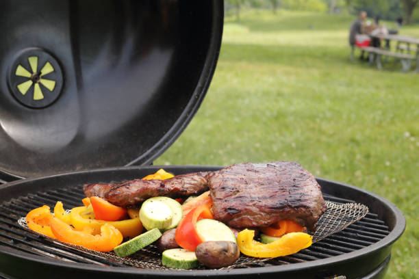구운 채소와 고기 - steak close up grilled skirt steak 뉴스 사진 이미지