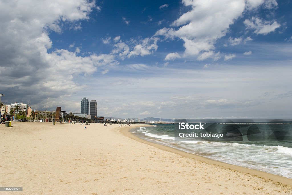 Spiaggia di Barcellona - Foto stock royalty-free di Acqua