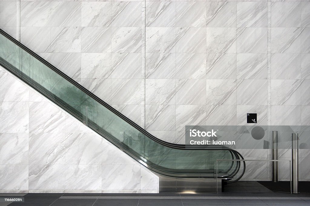 Escalier roulant - Photo de Escalator libre de droits