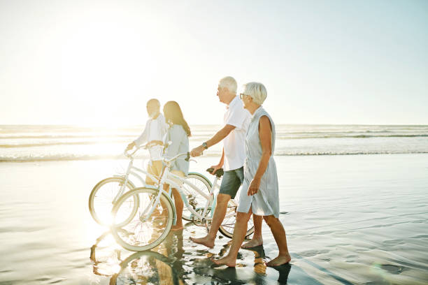 istock Stay social, tay in shape 1166610296