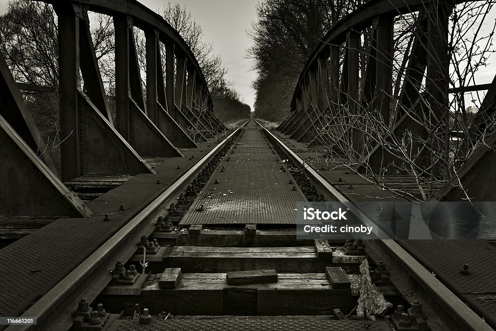 Puente viejo - Foto de stock de Acero libre de derechos