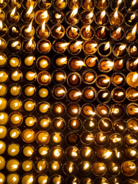 butter lamps na empresa swayambhunath stup - concepts and ideas kathmandu swayambhunath tibet - fotografias e filmes do acervo