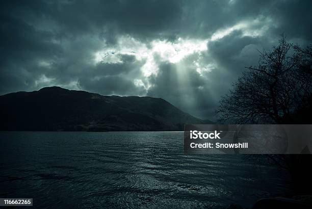 Słońce Na Ullswater - zdjęcia stockowe i więcej obrazów Góra - Góra, Światło, Anglia