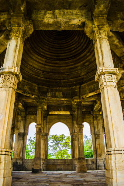 istock Kevda mosque, Champaner, Gujarat 1166623598