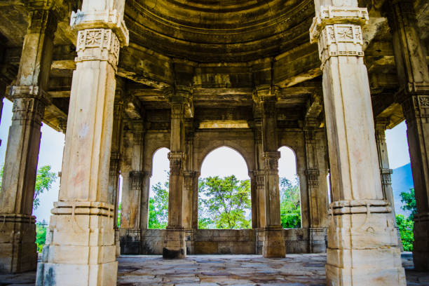 istock Kevda mosque, Champaner, Gujarat 1166623603
