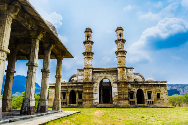istock Kevda mosque, Champaner, Gujarat 1166623604
