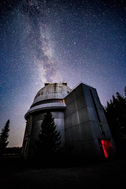 istock Observatory pointing towards milky way galaxy 1166628928