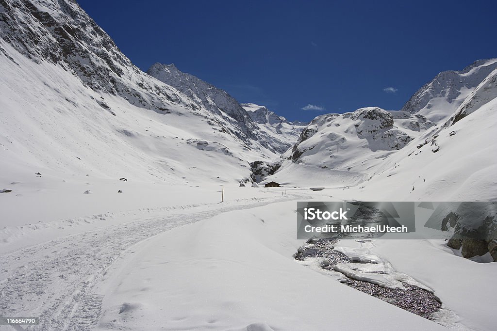 Inverno alta valle - Foto stock royalty-free di Alpi