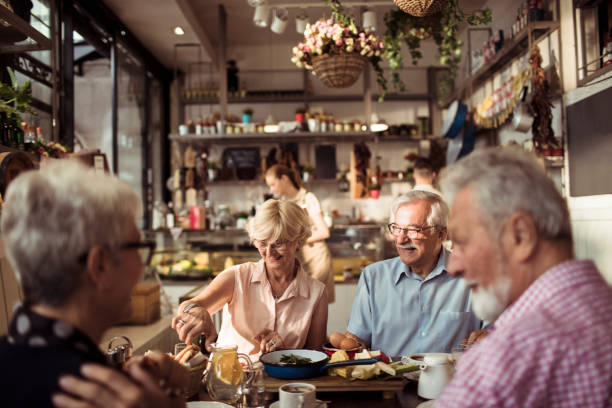 istock Seniors in a restaurant 1166697337