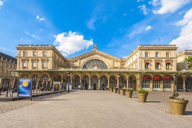 estación ferroviaria del este - east facade fotografías e imágenes de stock