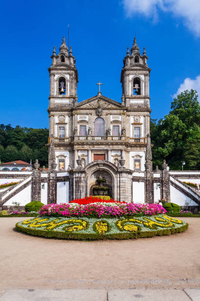 bazylika bom jesus do monte sanctuary - ornamental garden cathedral church formal garden zdjęcia i obrazy z banku zdjęć