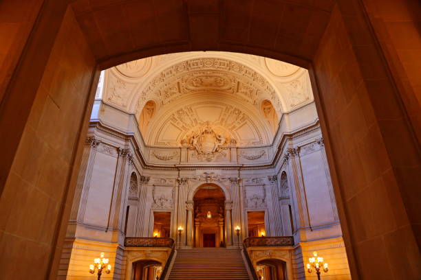 san francisco city hall, una delle attrazioni turistiche di san francisco, stati uniti - grand beaux arts foto e immagini stock