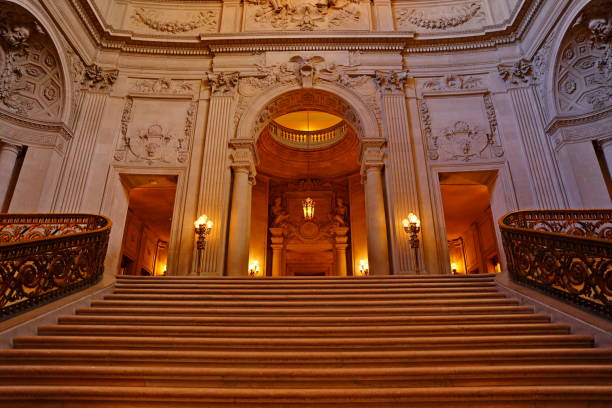 san francisco city hall, una delle attrazioni turistiche di san francisco, stati uniti - grand beaux arts foto e immagini stock