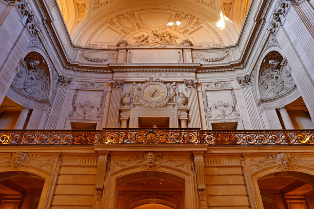 san francisco city hall, una delle attrazioni turistiche di san francisco, stati uniti - grand beaux arts foto e immagini stock