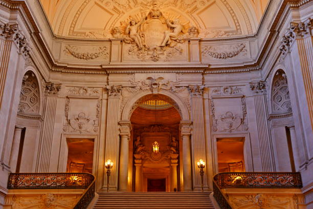 san francisco city hall, una delle attrazioni turistiche di san francisco, stati uniti - grand beaux arts foto e immagini stock