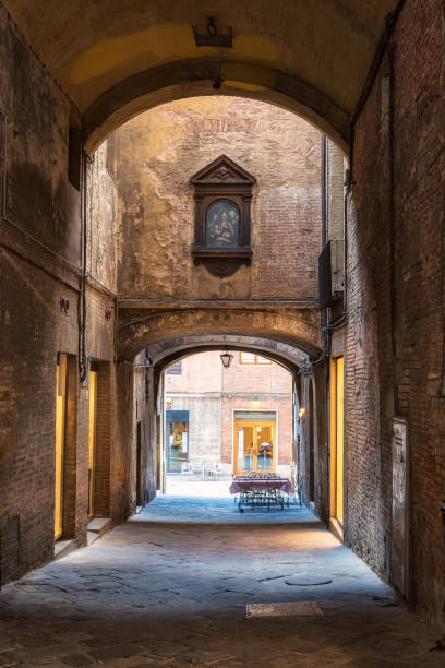 istock Streets of Siena 1166783320