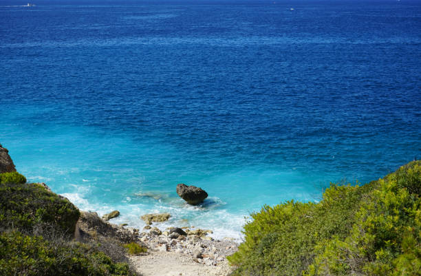 istock Stone cost and turquoise water in Palma de Mallorca 1166807502