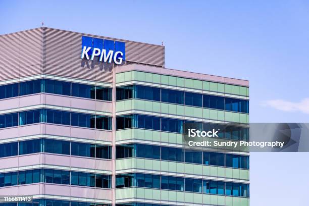 Gedung Perkantoran Kpmg Foto Stok - Unduh Gambar Sekarang - Kpmg, Bisnis perusahaan, Eksterior bangunan