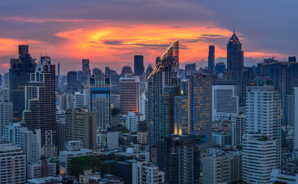 황혼의 하늘 도시 경관 도시 건물 배경과 클로즈업의 경치 - johannesburg night skyline dusk 뉴스 사진 이미지