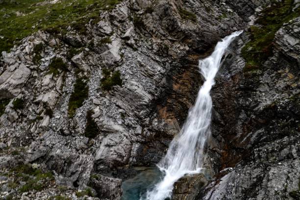 waterfall in val d'uina - val duina imagens e fotografias de stock