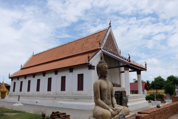 nieretuszowana architektura archeologiczna ayutthaya - laos luang phabang thailand religion zdjęcia i obrazy z banku zdjęć