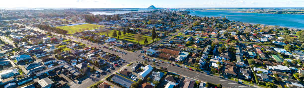 vue aérienne de tauranga - tauranga photos et images de collection