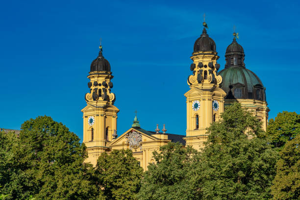 la chiesa teatina di san gaetano a monaco di baviera, germania - chiesa dei frati teatini foto e immagini stock