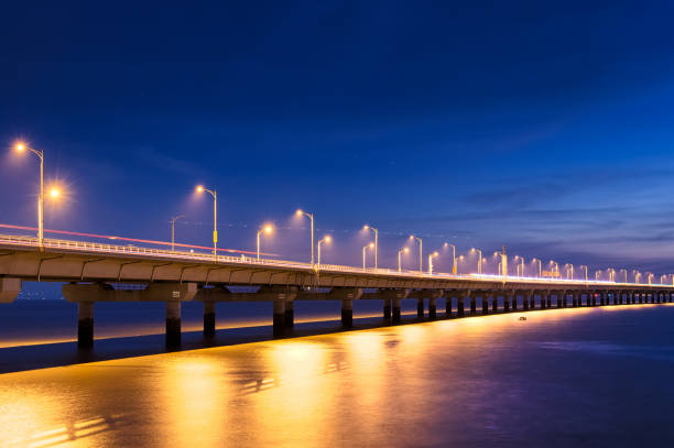 istock Night view of Incheon Bridge VD702 1167135986