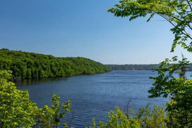 paysage scénique de la rivière sainte-croix - st croix river photos et images de collection