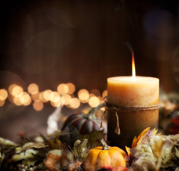 秋天南瓜花環和蠟燭背景 - 燭 圖片 個照片及圖片檔