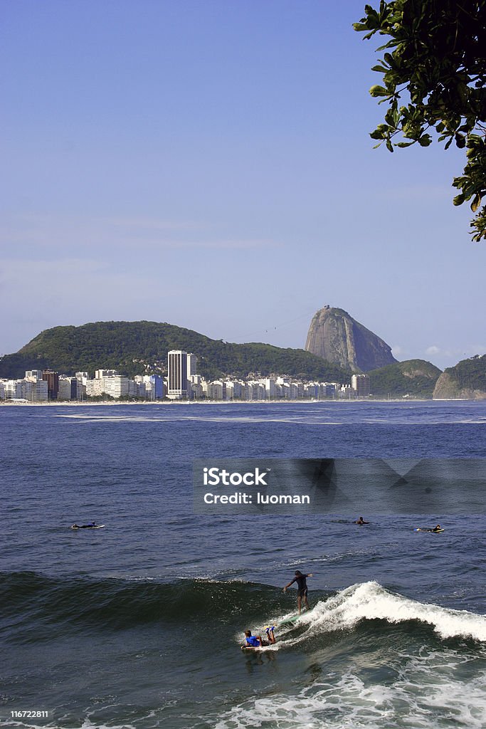 Surfen in Copacabana - Lizenzfrei Aktivitäten und Sport Stock-Foto