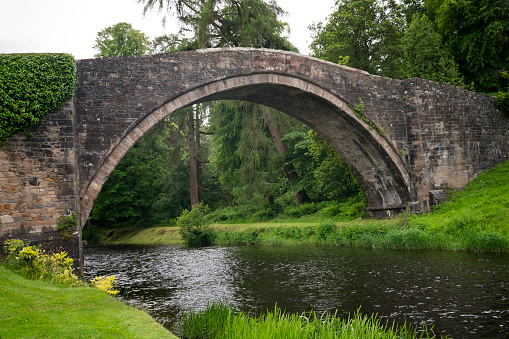 Brig o Doon, the arched stone bridge made famous by poet Robert Burns, Alloway, Ayrshire, Scotland, UK