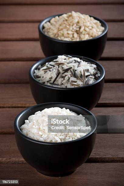 Drei Und Reisgerichte Stockfoto und mehr Bilder von Ausgedörrt - Ausgedörrt, Bildschärfe, Braun