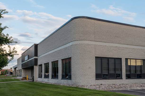 istock Small business building exterior 1167235655