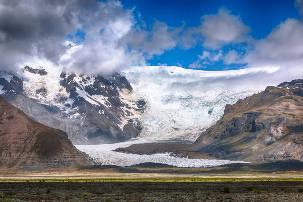 istock Svinafellsjokull glacier 1167253211