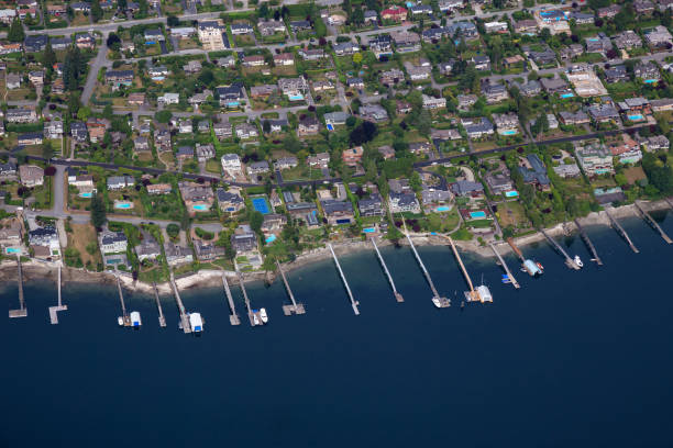 ディープコーブ航空 - district of north vancouver ストックフォトと画像