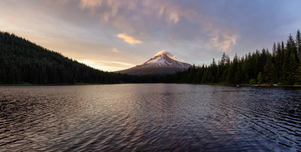 istock Mt Hood Sunset 1167269198
