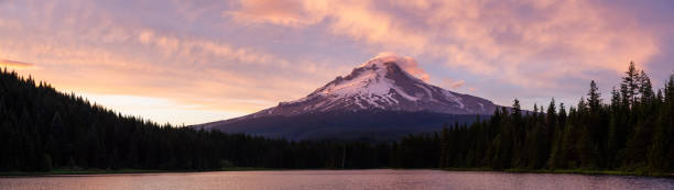 istock Mt Hood Sunset 1167269388