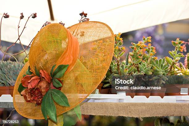 Foto de Chapéu De Palha e mais fotos de stock de Acessório - Acessório, Chapéu, Chapéu de Sol